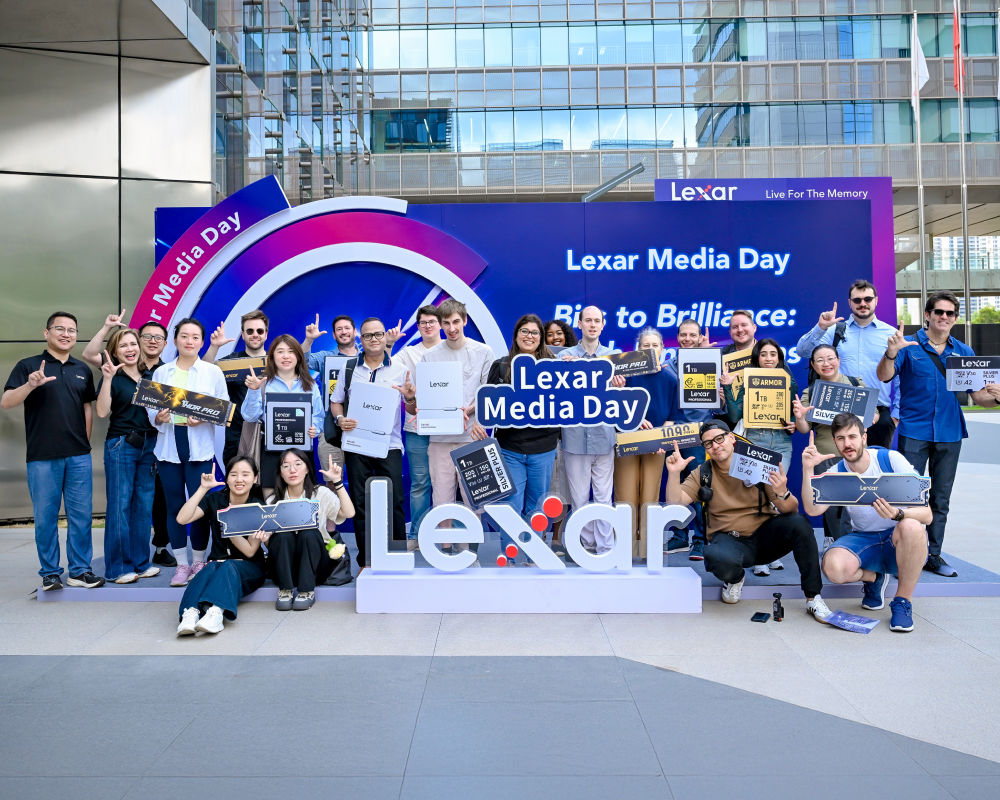 Group photo at Lexar Media Day